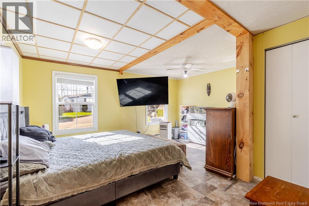 41 Bayberry Street - 17
