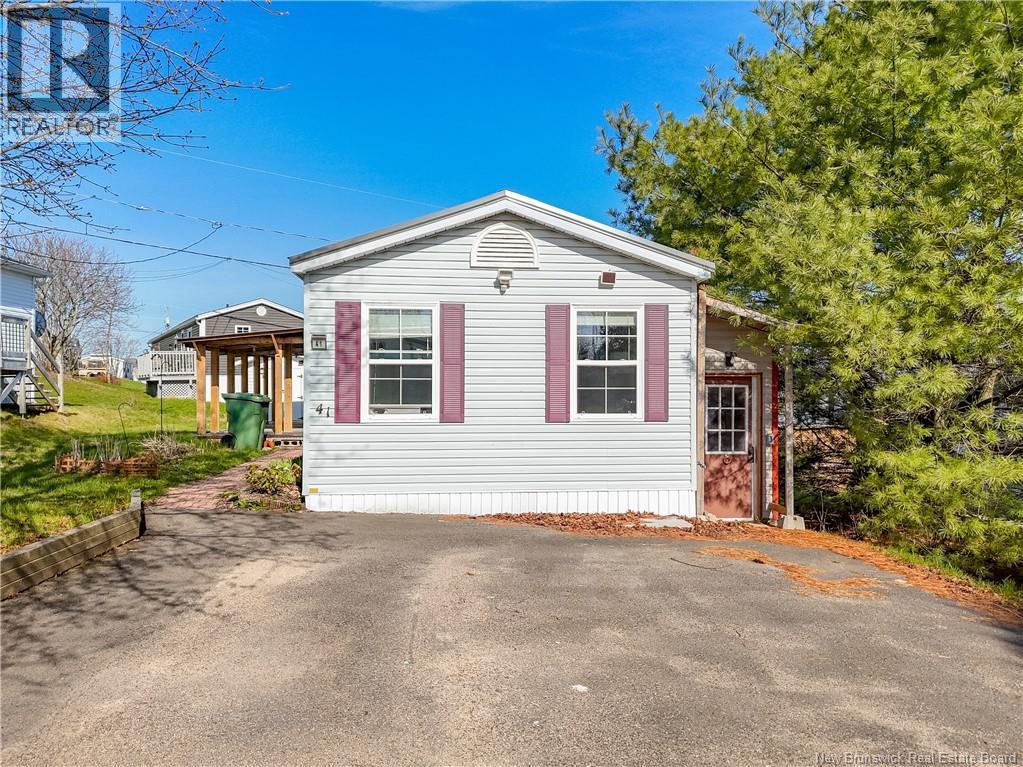 41 Bayberry Street - 5