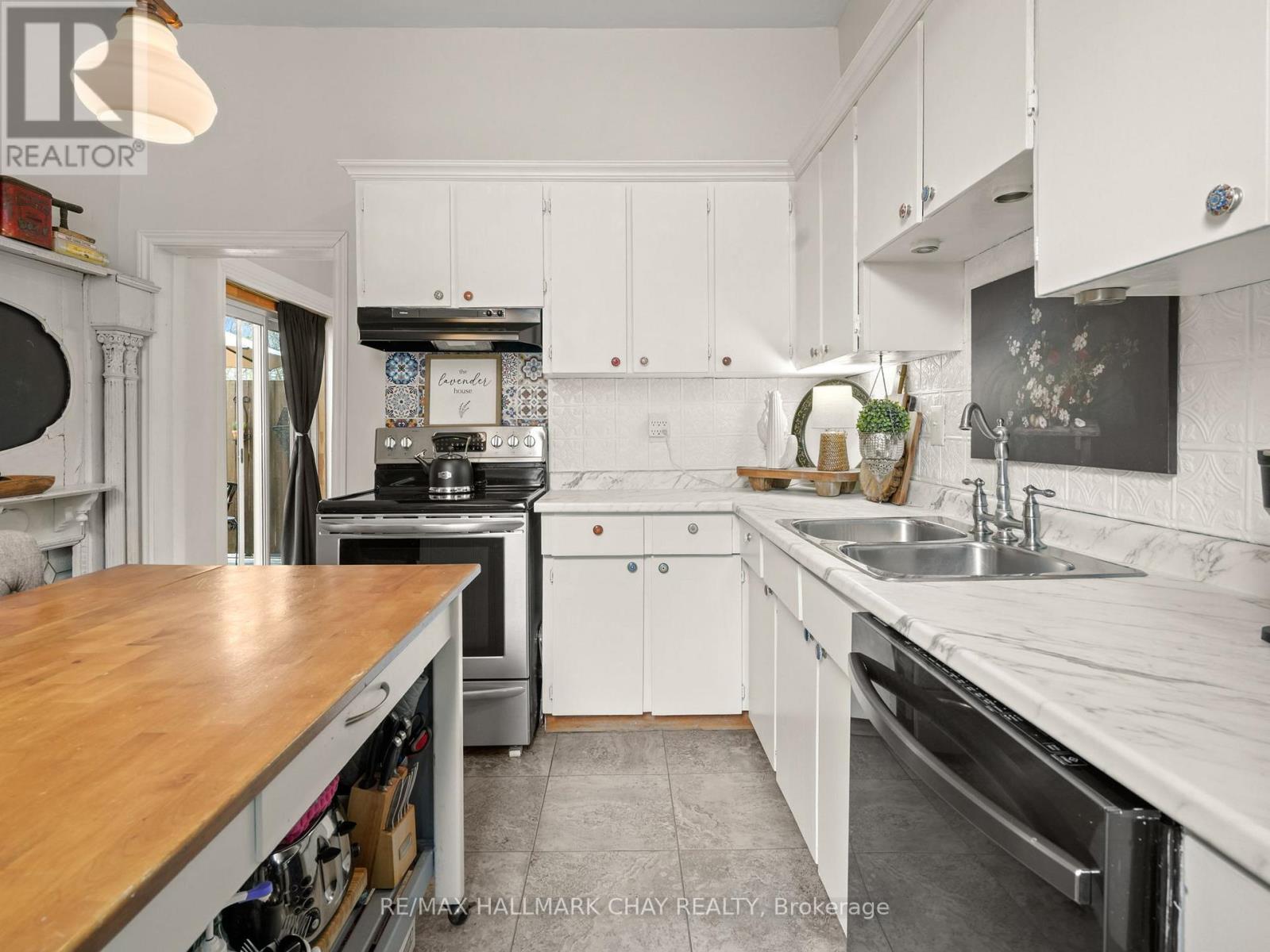 321 OWEN SOUND STREET - 17