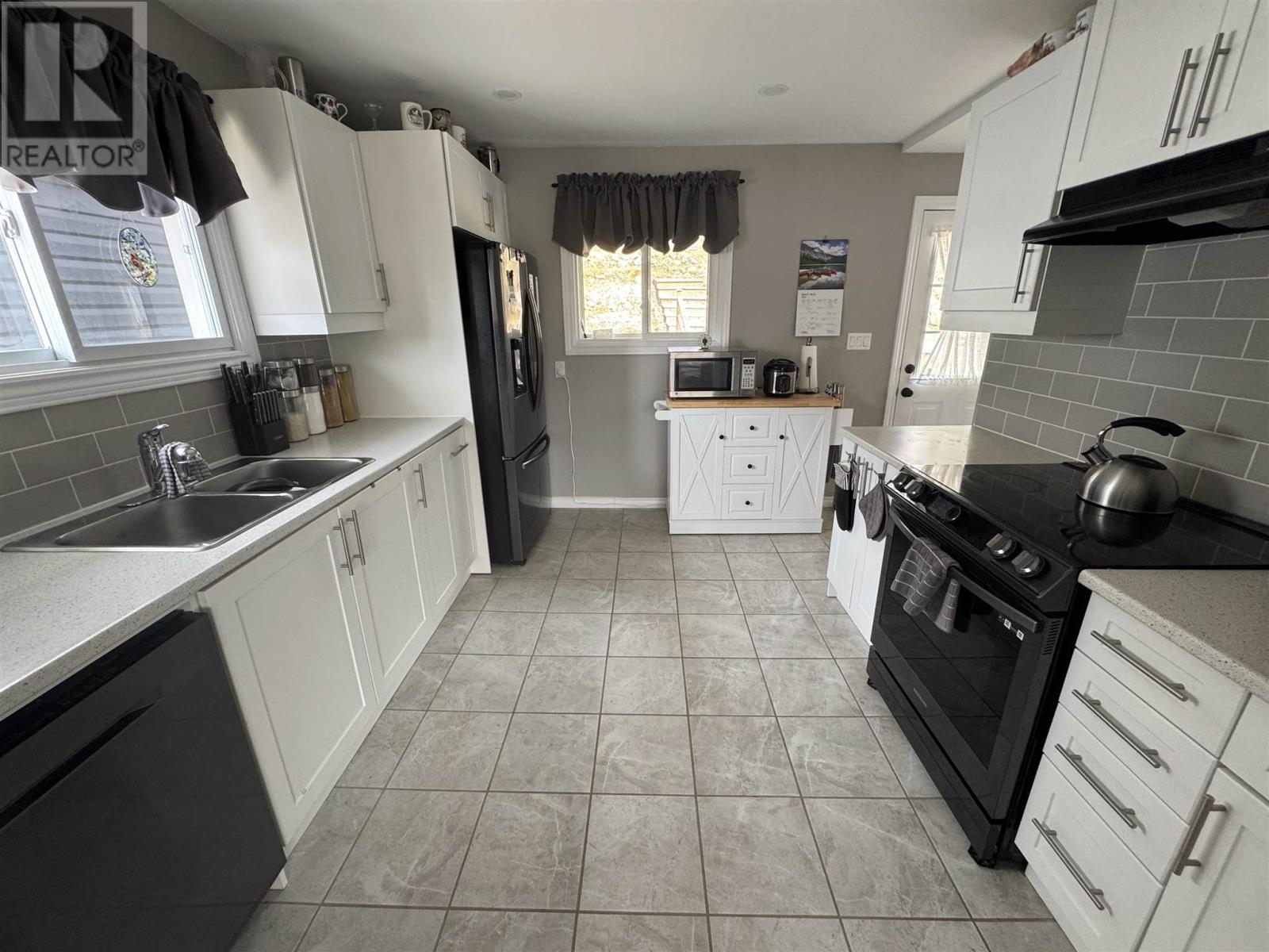 44 Axmith AVE, Elliot Lake, Ontario, P5A1B7 — Photo 6