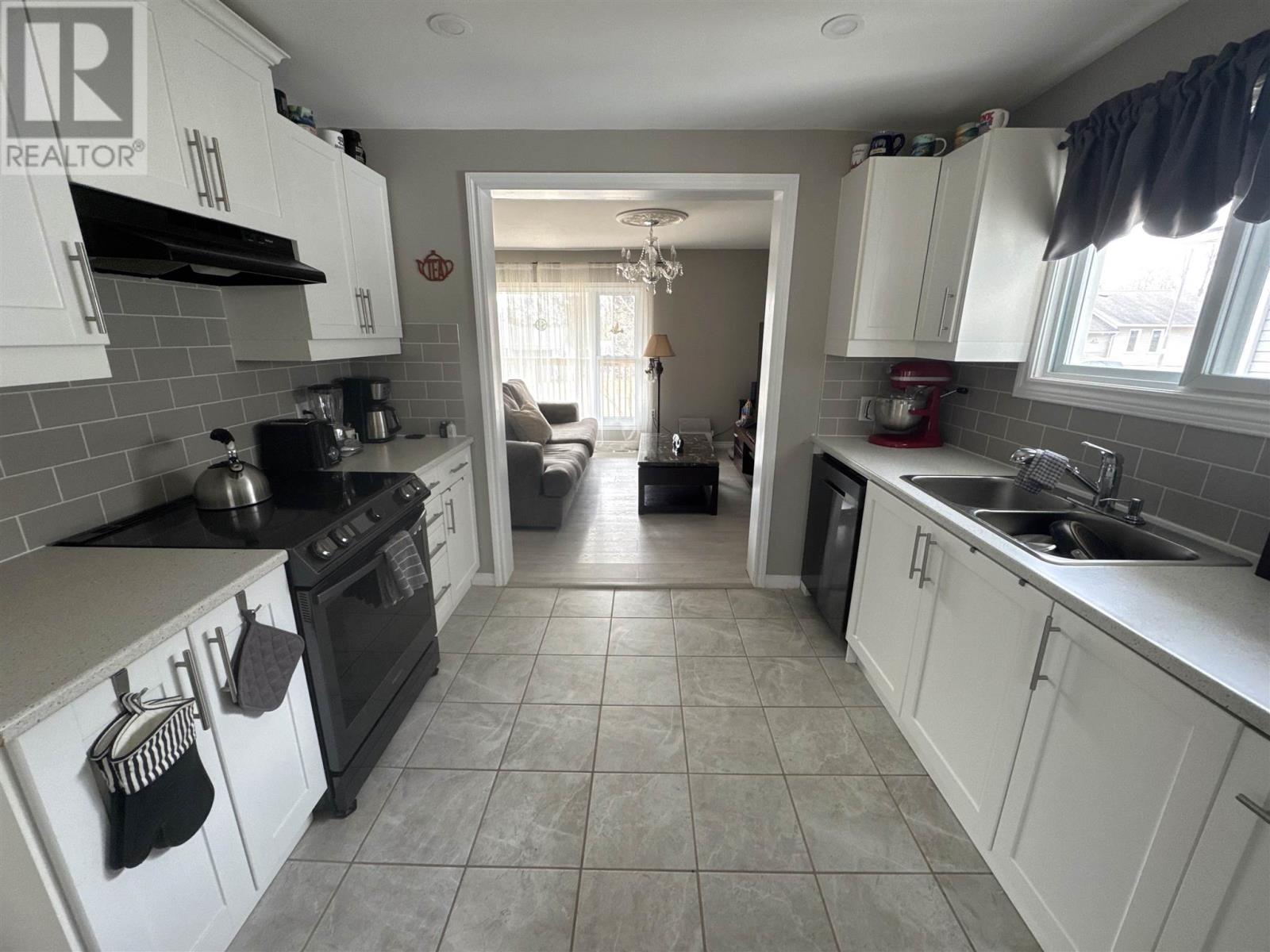 44 Axmith AVE, Elliot Lake, Ontario, P5A1B7 — Photo 8