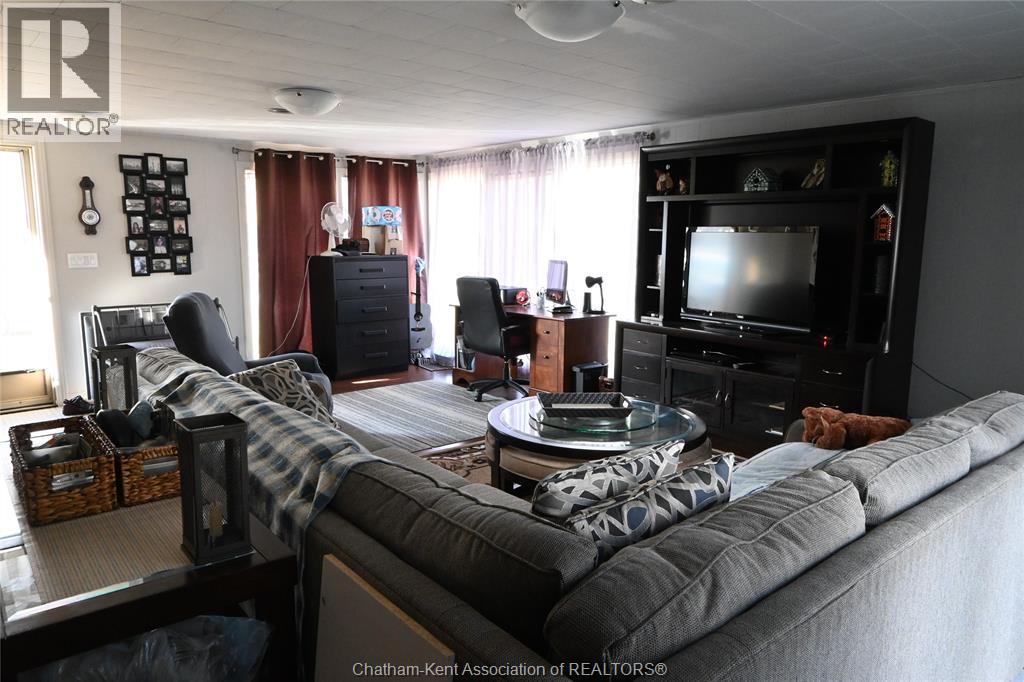 2 Freda STREET, Ridgetown, Ontario, N0P2C0 — Photo 3