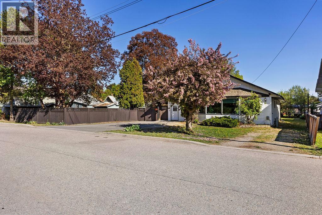 2340 Wilson Avenue - 34