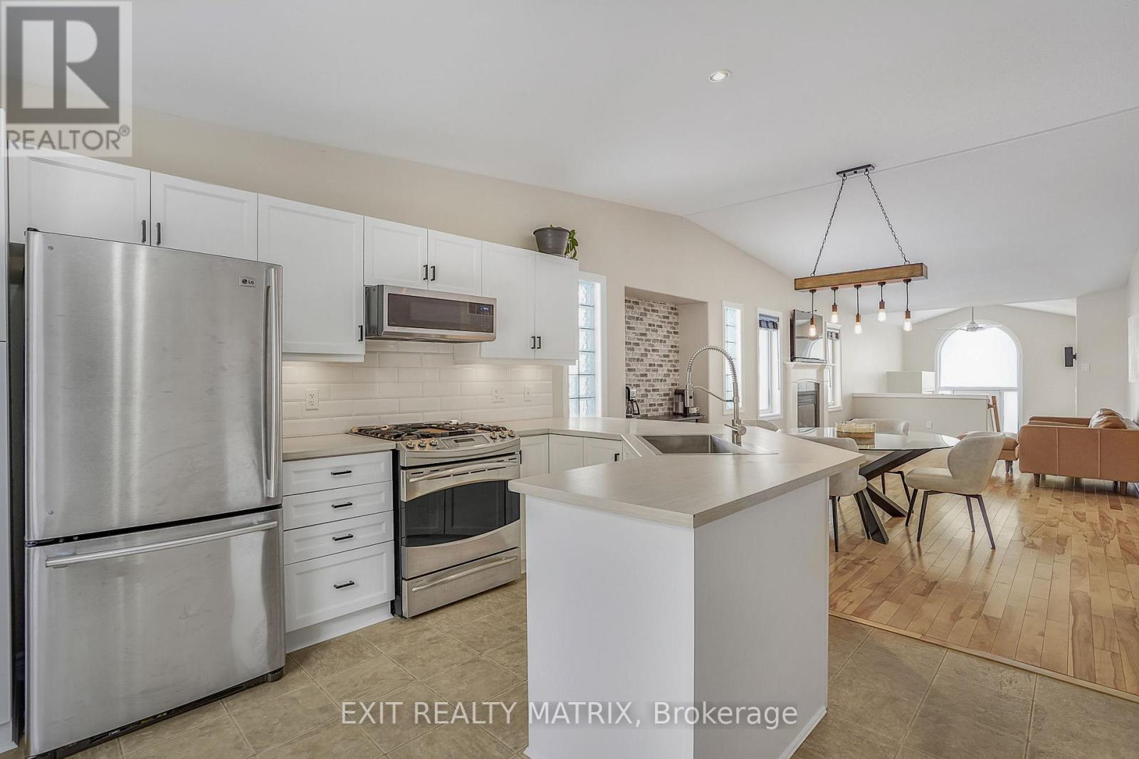 403 CENTENAIRE STREET - 12