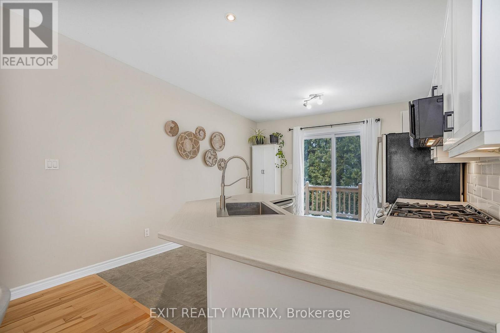 403 CENTENAIRE STREET - 14
