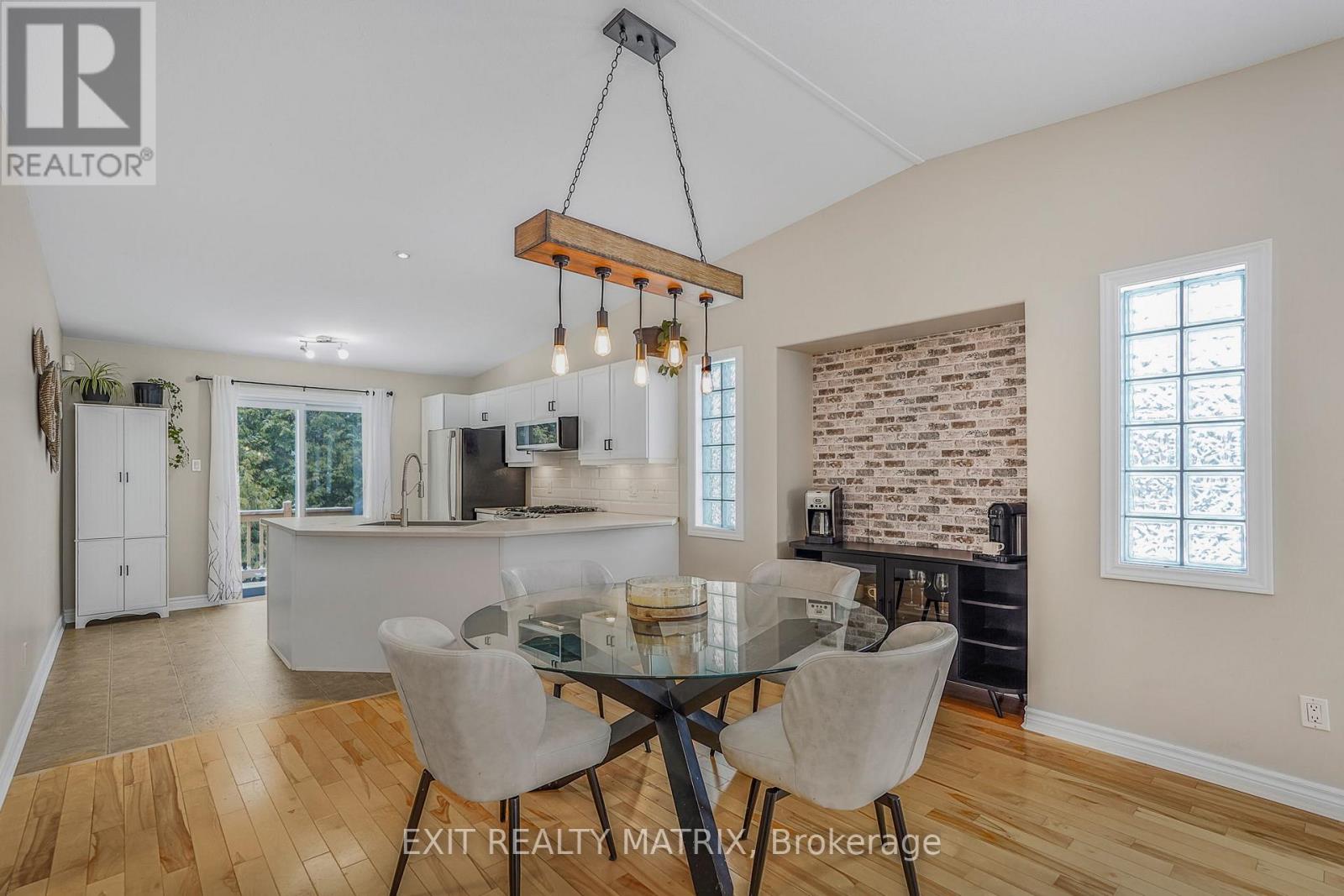 403 CENTENAIRE STREET - 7