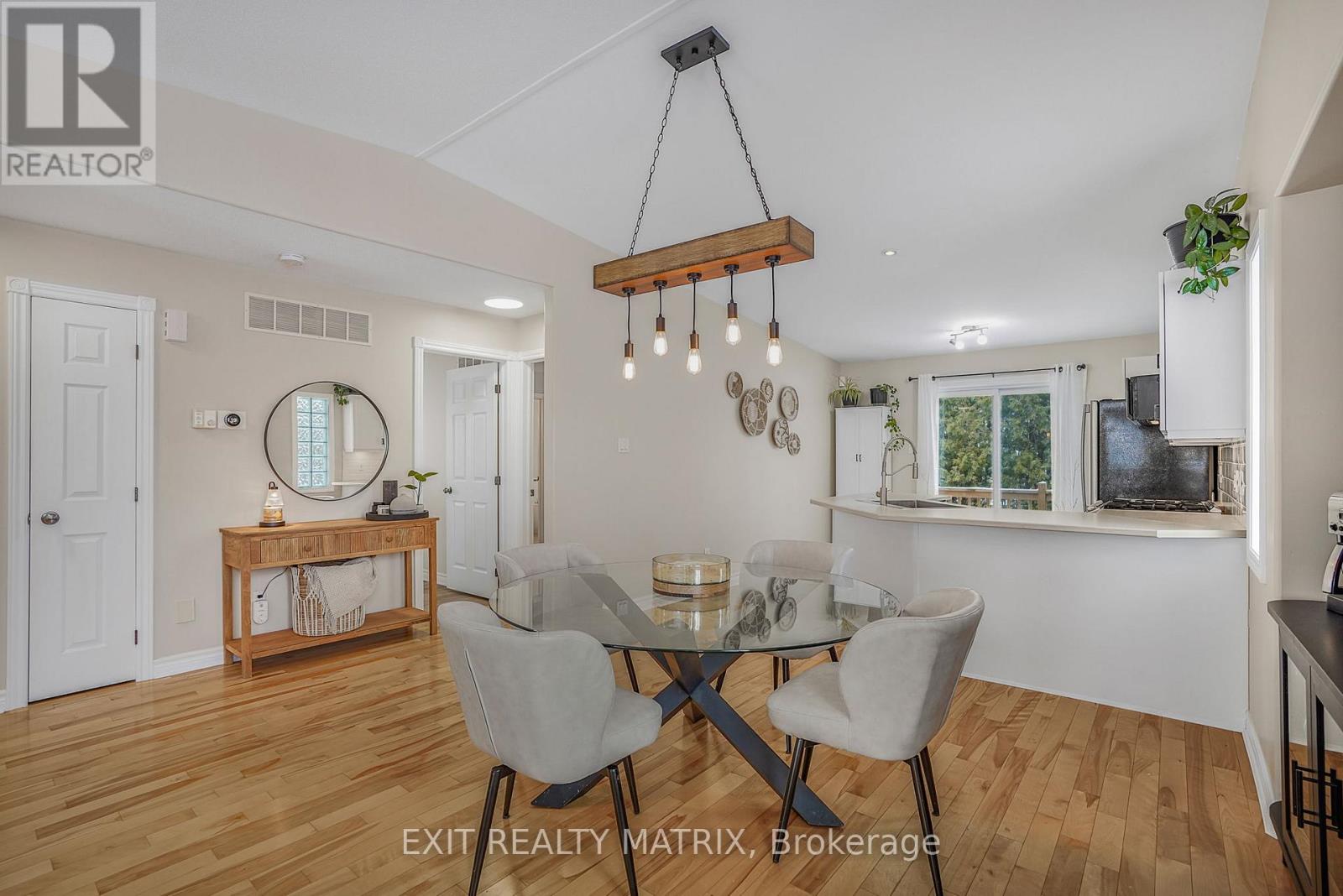 403 CENTENAIRE STREET - 8