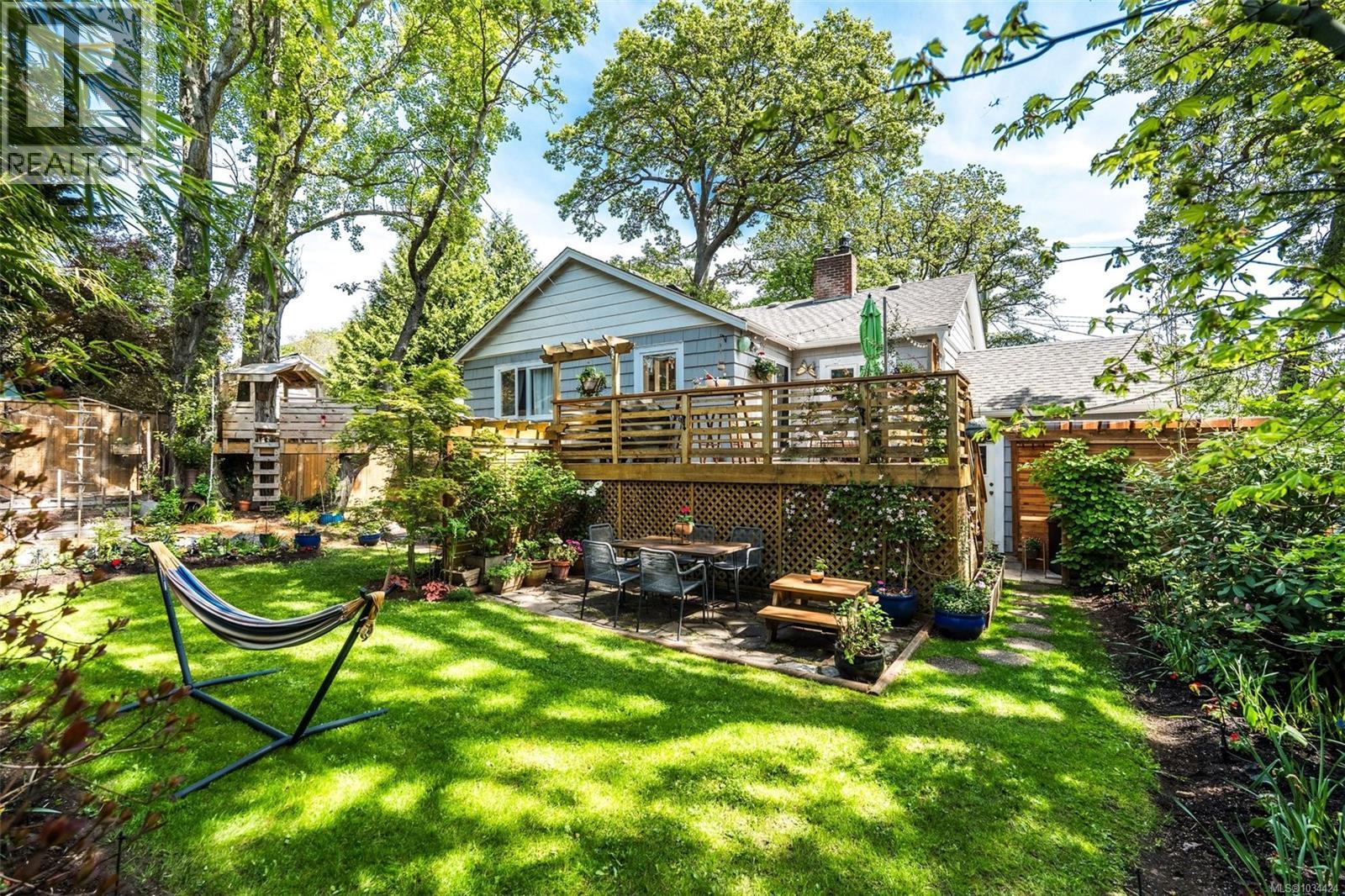 966 Maddison St - 31