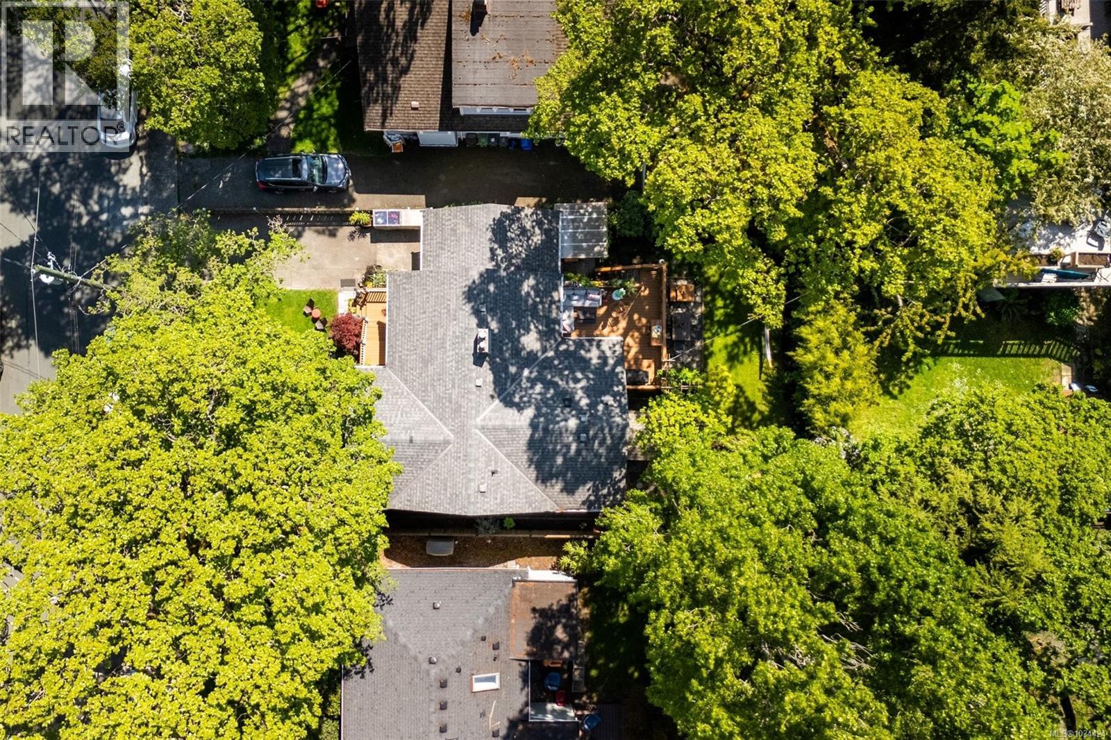 966 Maddison St - 57
