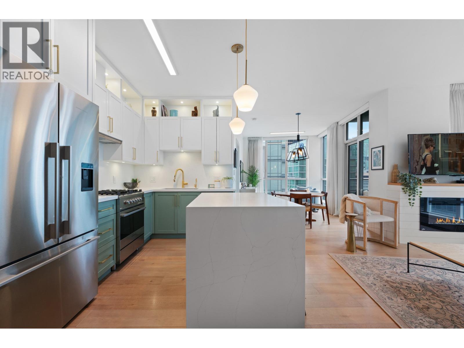 2 Bed, 2 Bath House for Sale in Vancouver – 1903 1189 MELVILLE STREET, Vancouver - Image 13
