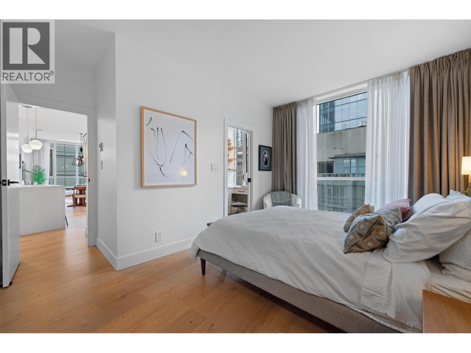 2 Bed, 2 Bath House for Sale in Vancouver – 1903 1189 MELVILLE STREET, Vancouver - Image 16