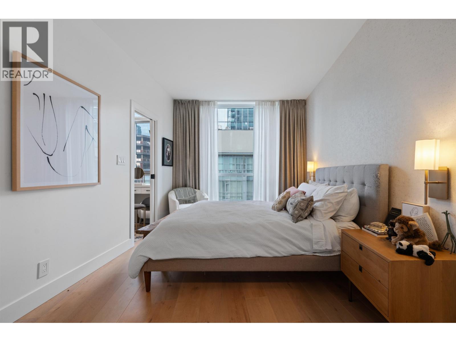 2 Bed, 2 Bath House for Sale in Vancouver – 1903 1189 MELVILLE STREET, Vancouver - Image 17