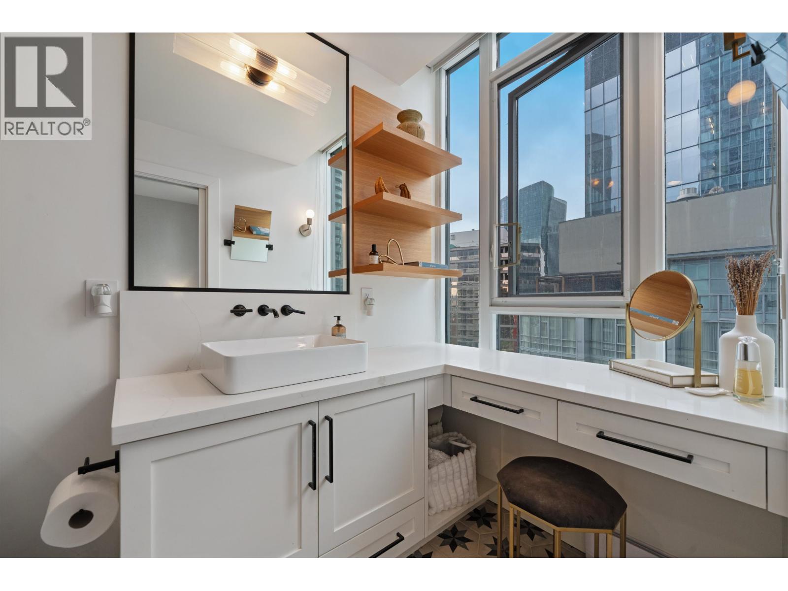 2 Bed, 2 Bath House for Sale in Vancouver – 1903 1189 MELVILLE STREET, Vancouver - Image 19