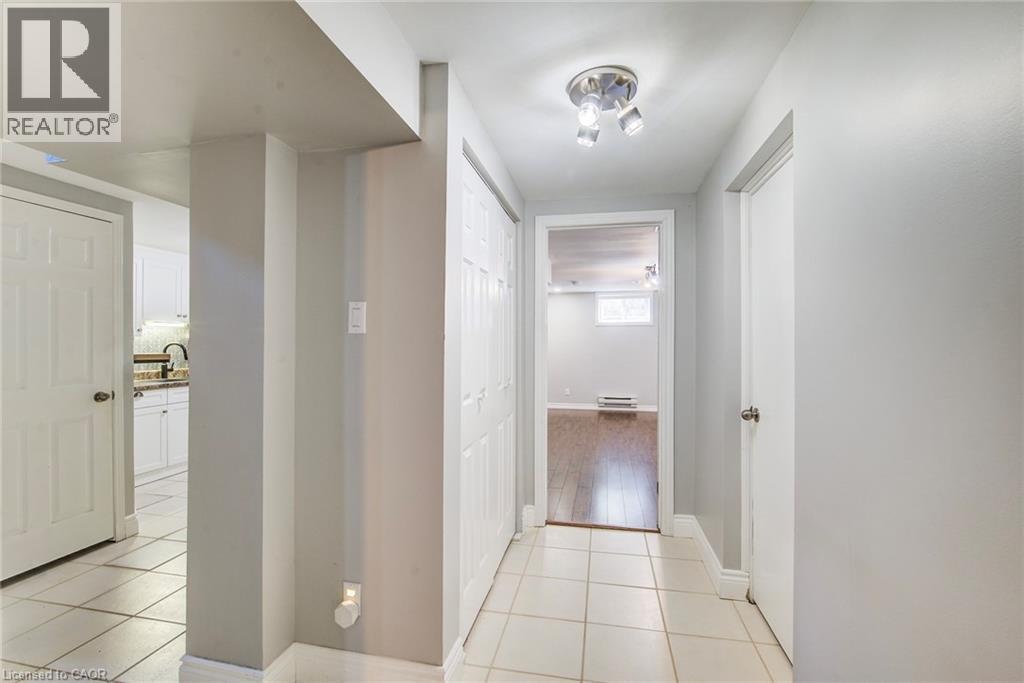 213 UNION Street E Unit# lower