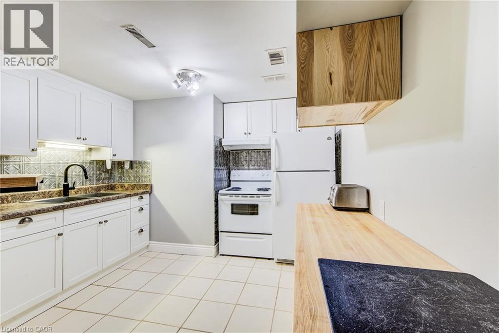 213 UNION Street E Unit# lower