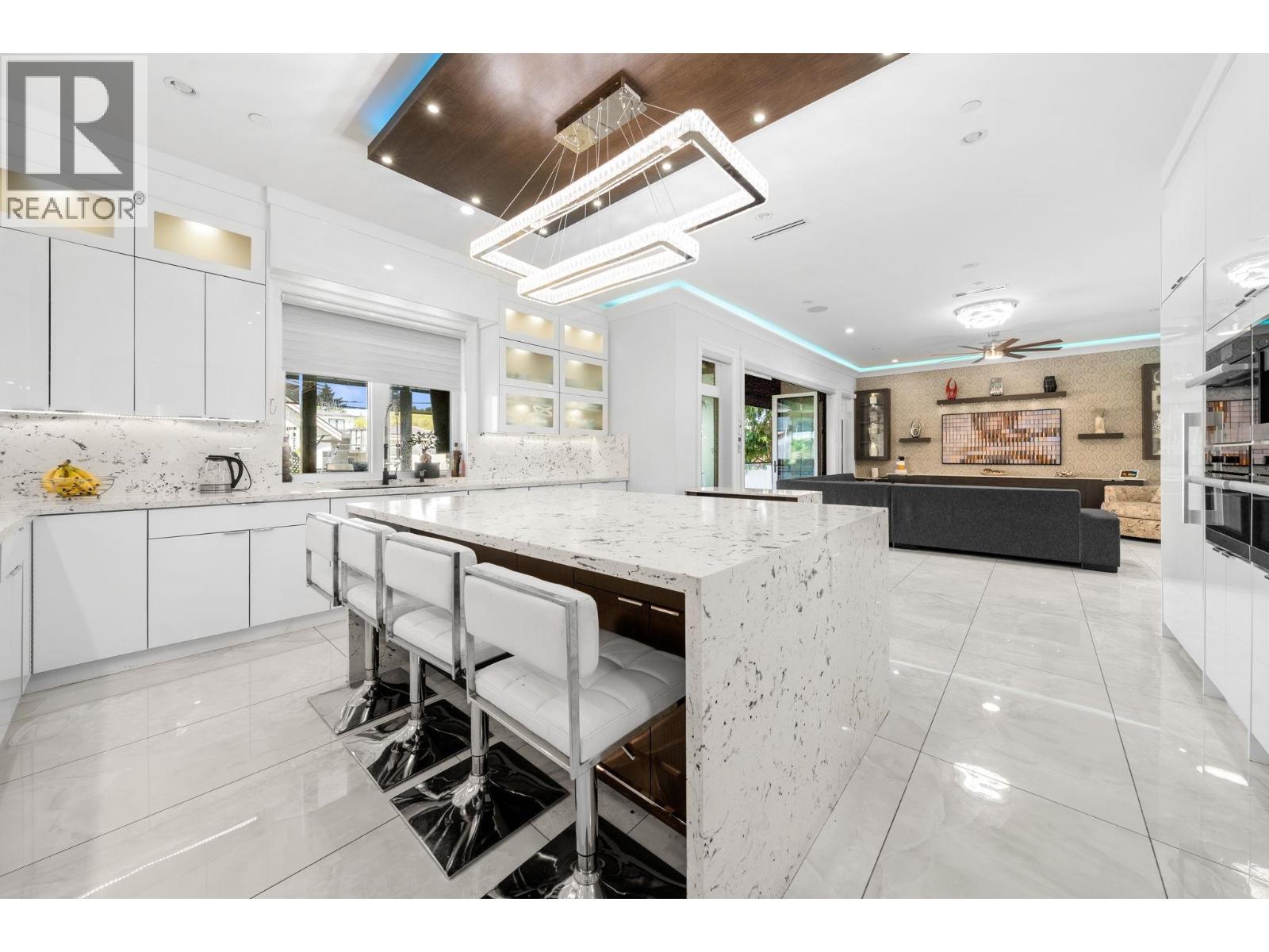 11 Bed, 10 Bath House for Sale in Vancouver – 3419 E 48TH AVENUE, Vancouver - Image 17