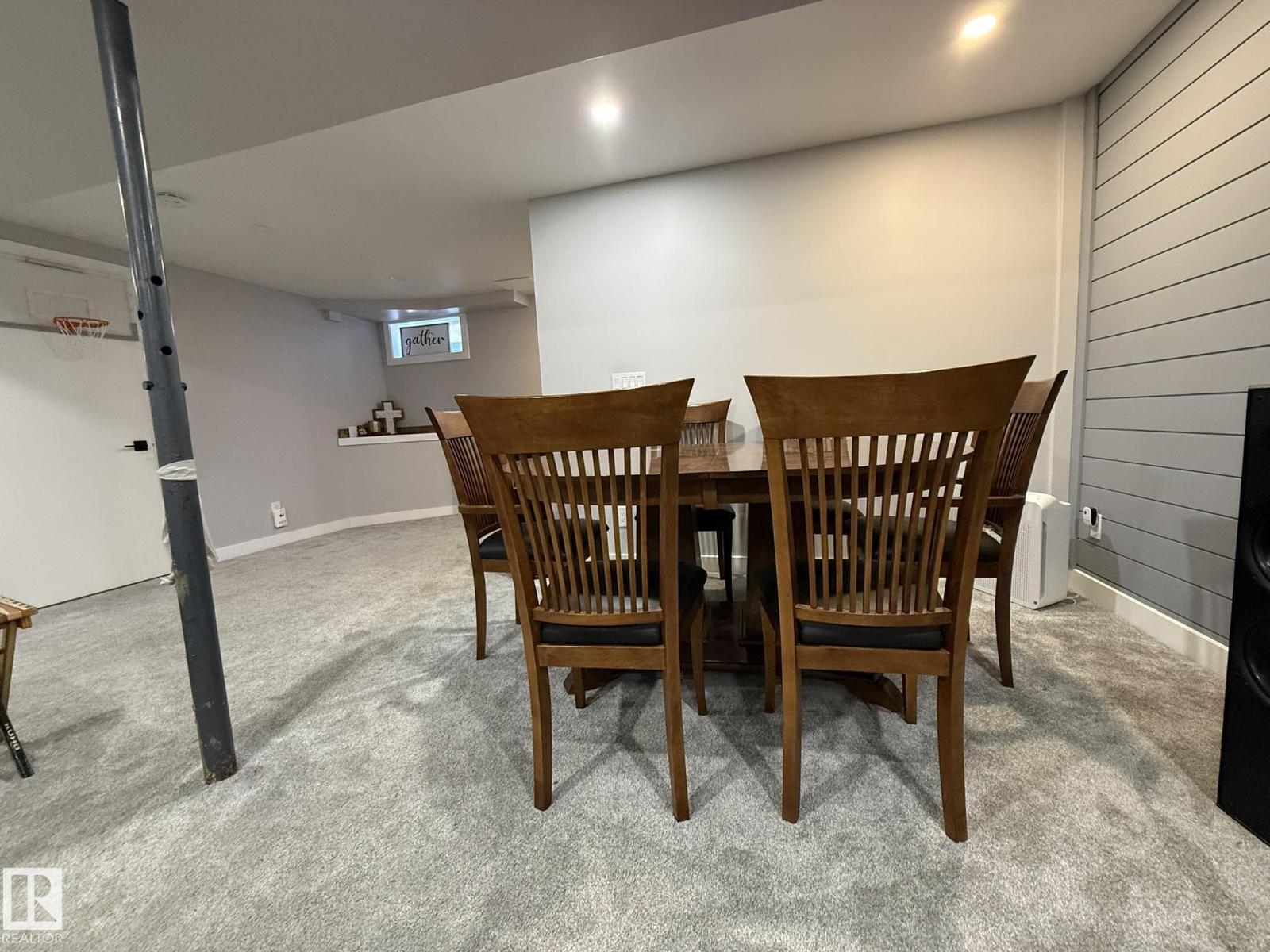 8004 180 ST NW, Edmonton