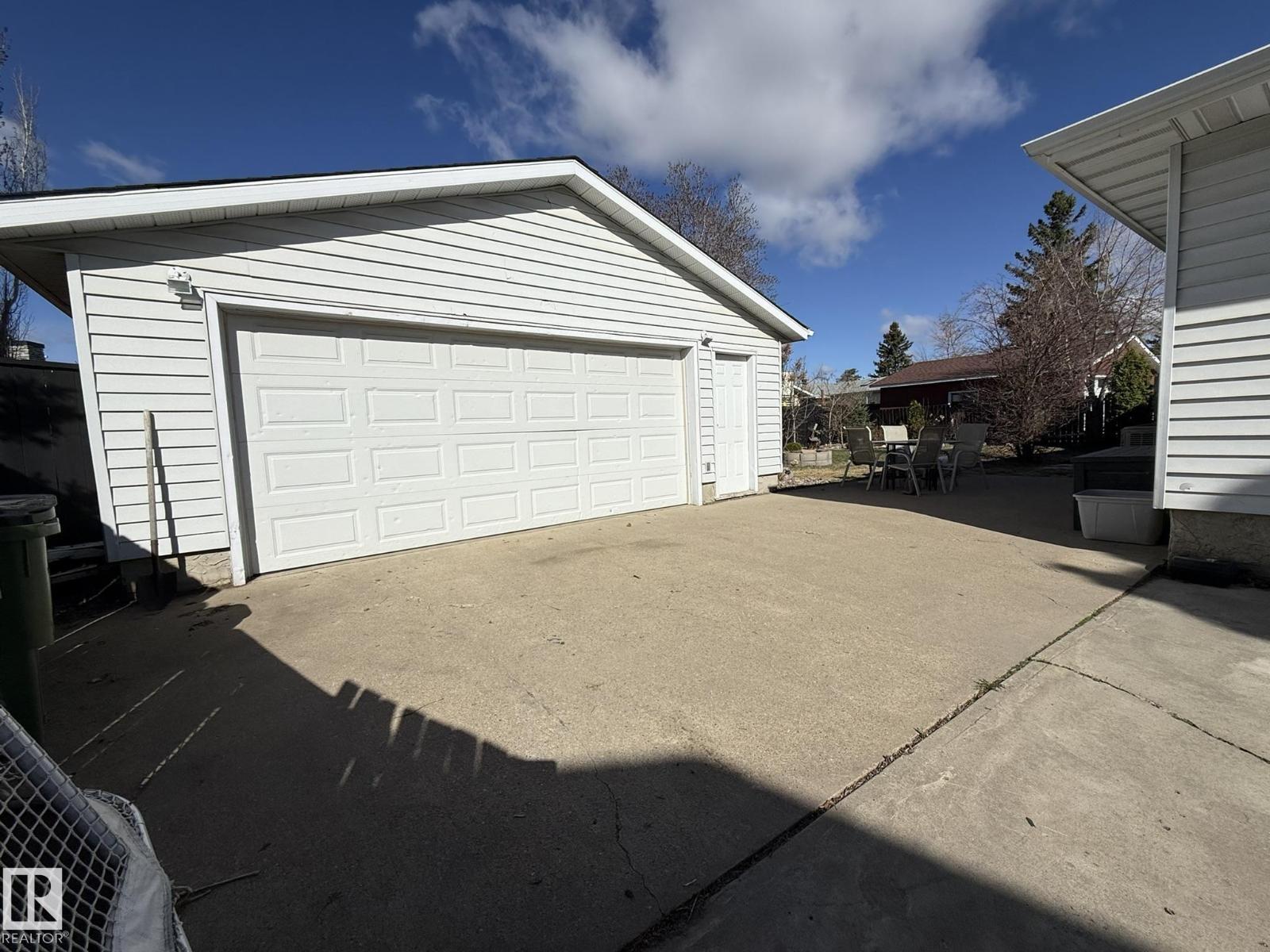 8004 180 ST NW, Edmonton