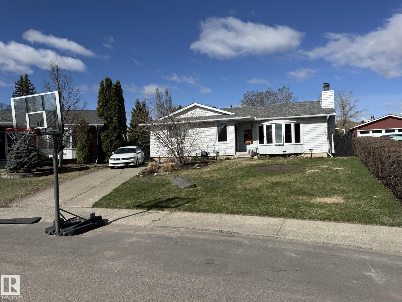 8004 180 ST NW, Edmonton