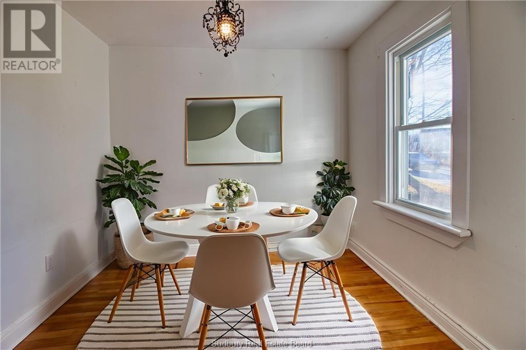 379 Ontario Street - 15