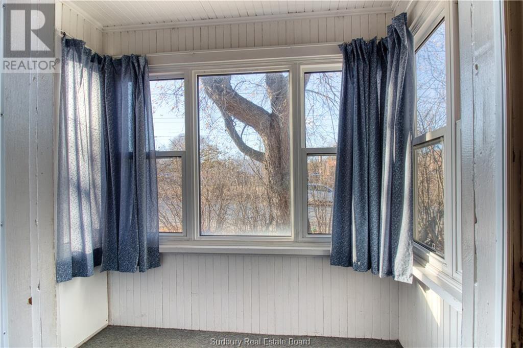 379 Ontario Street - 21