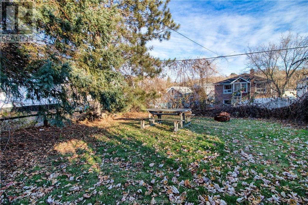 379 Ontario Street - 4