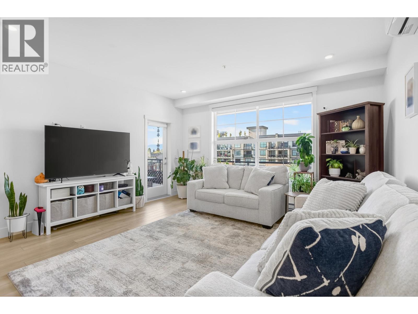 503 22633 SELKIRK AVENUE, Maple Ridge