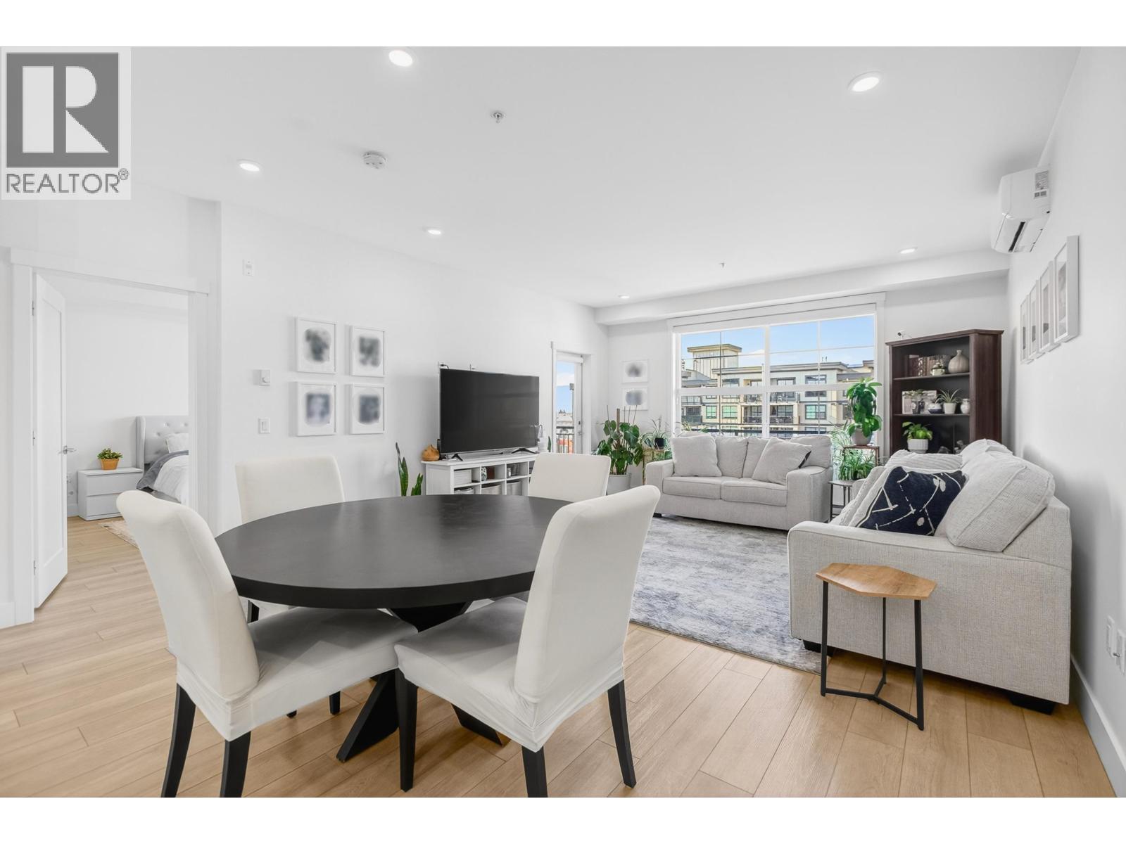 503 22633 SELKIRK AVENUE, Maple Ridge