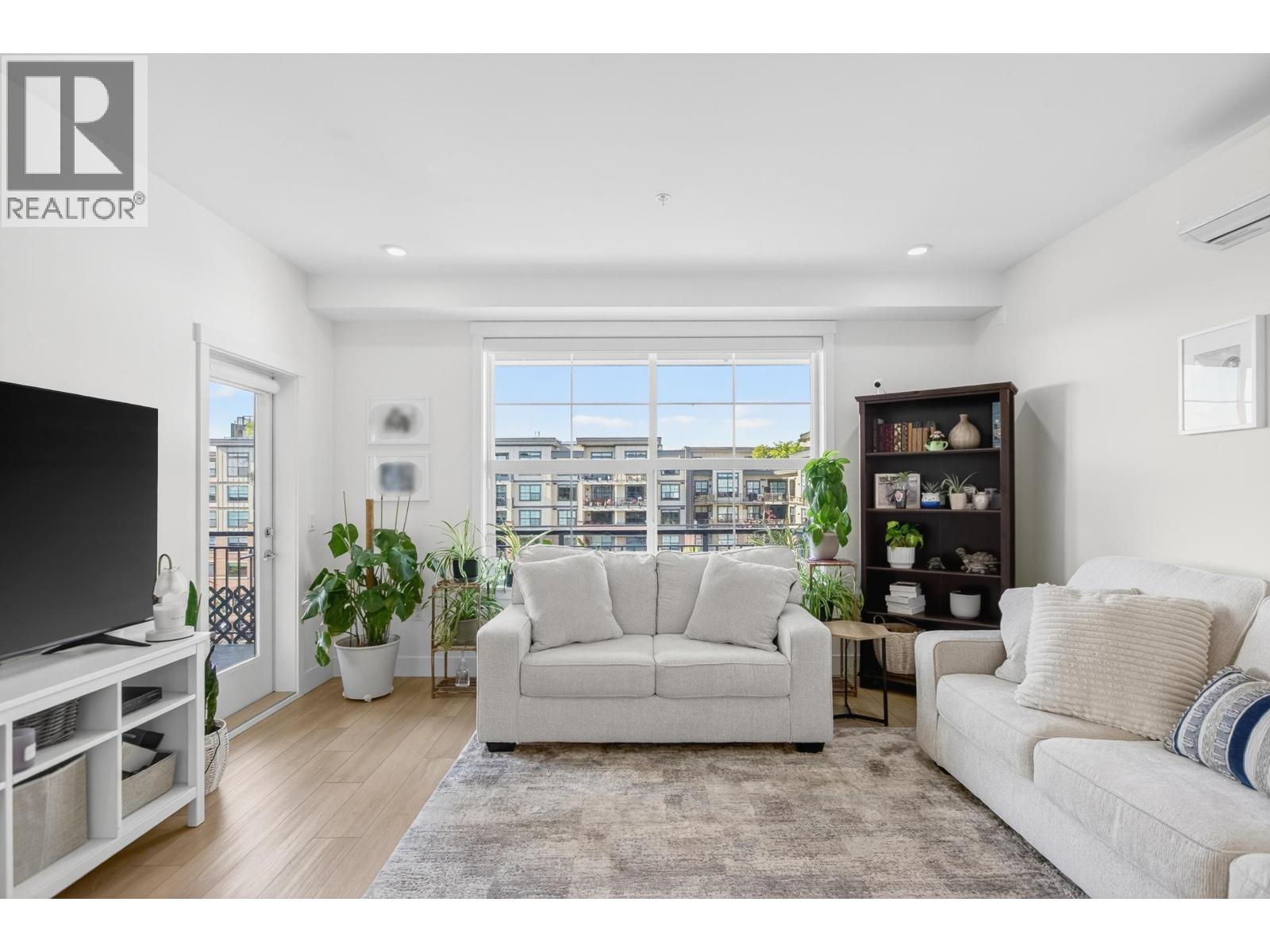 503 22633 SELKIRK AVENUE, Maple Ridge