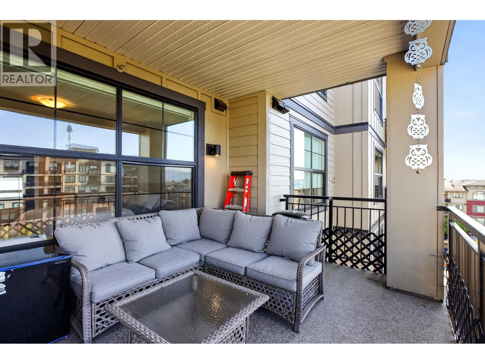 503 22633 SELKIRK AVENUE, Maple Ridge