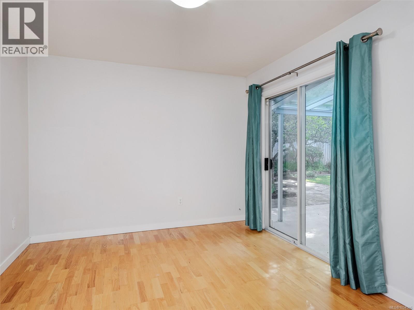  4163 Shelbourne Street, Saanich