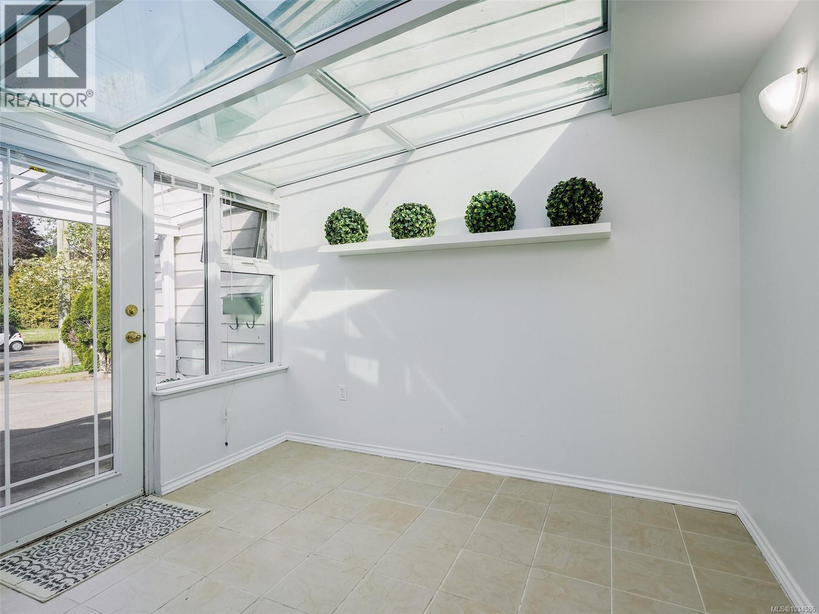  4163 Shelbourne Street, Saanich