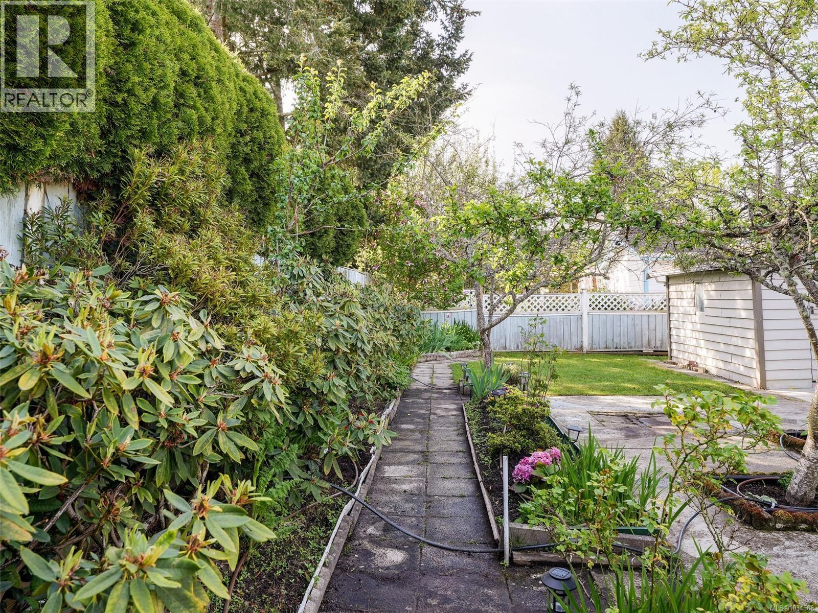  4163 Shelbourne Street, Saanich