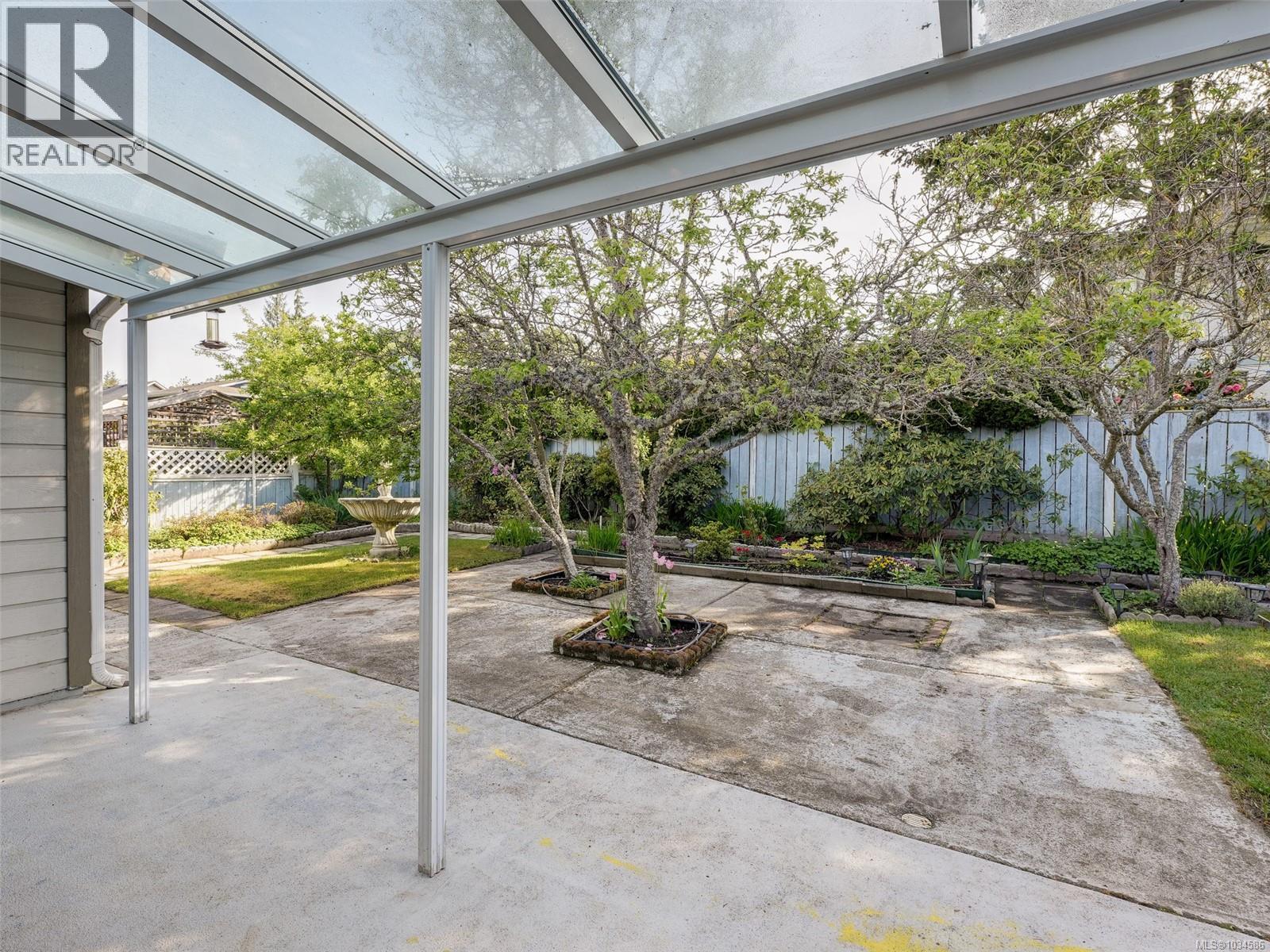  4163 Shelbourne Street, Saanich