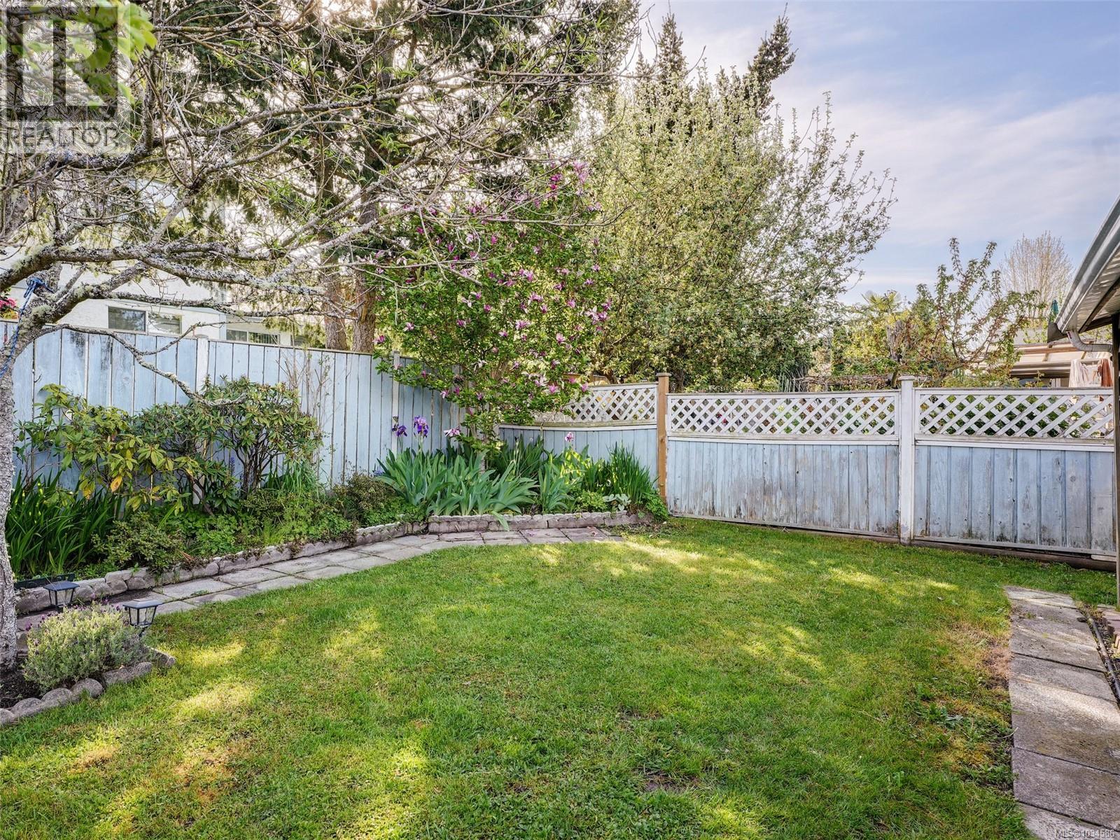  4163 Shelbourne Street, Saanich
