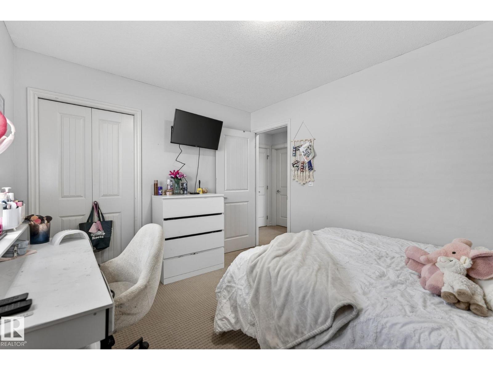 6 Henderson LD, Spruce Grove