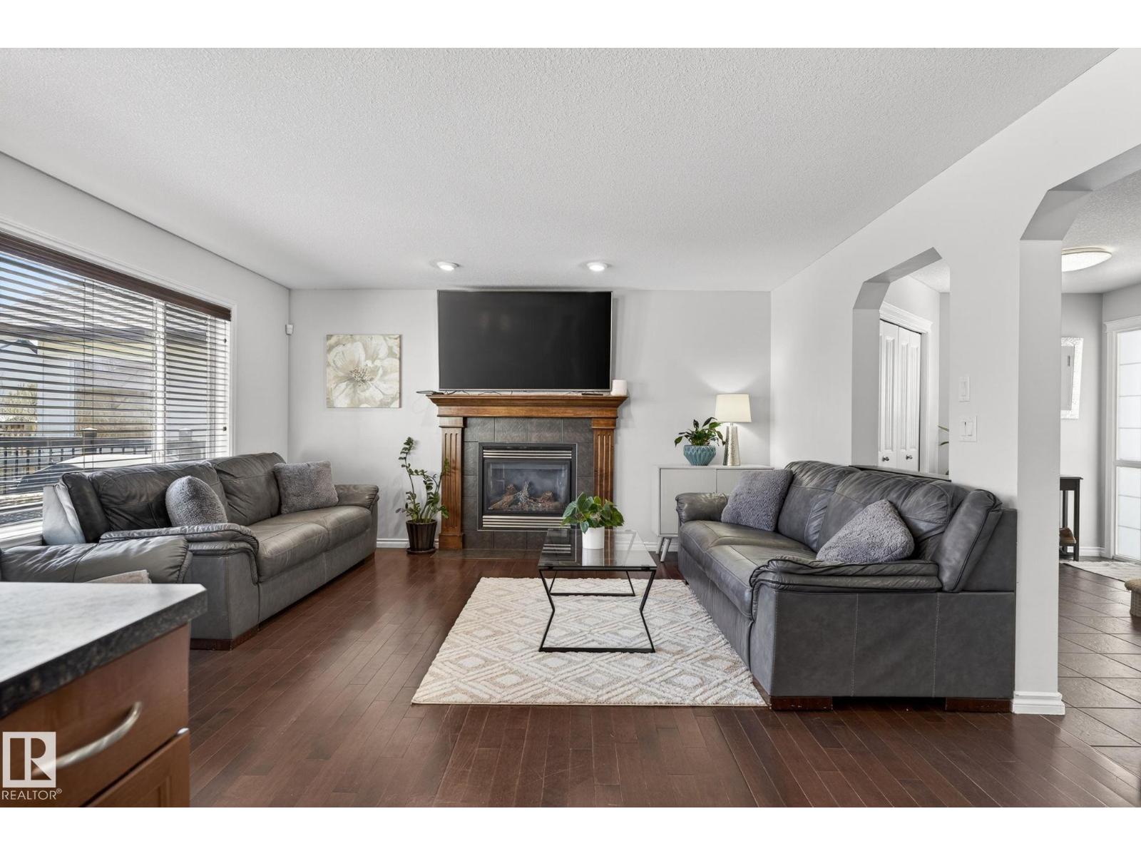 6 Henderson LD, Spruce Grove