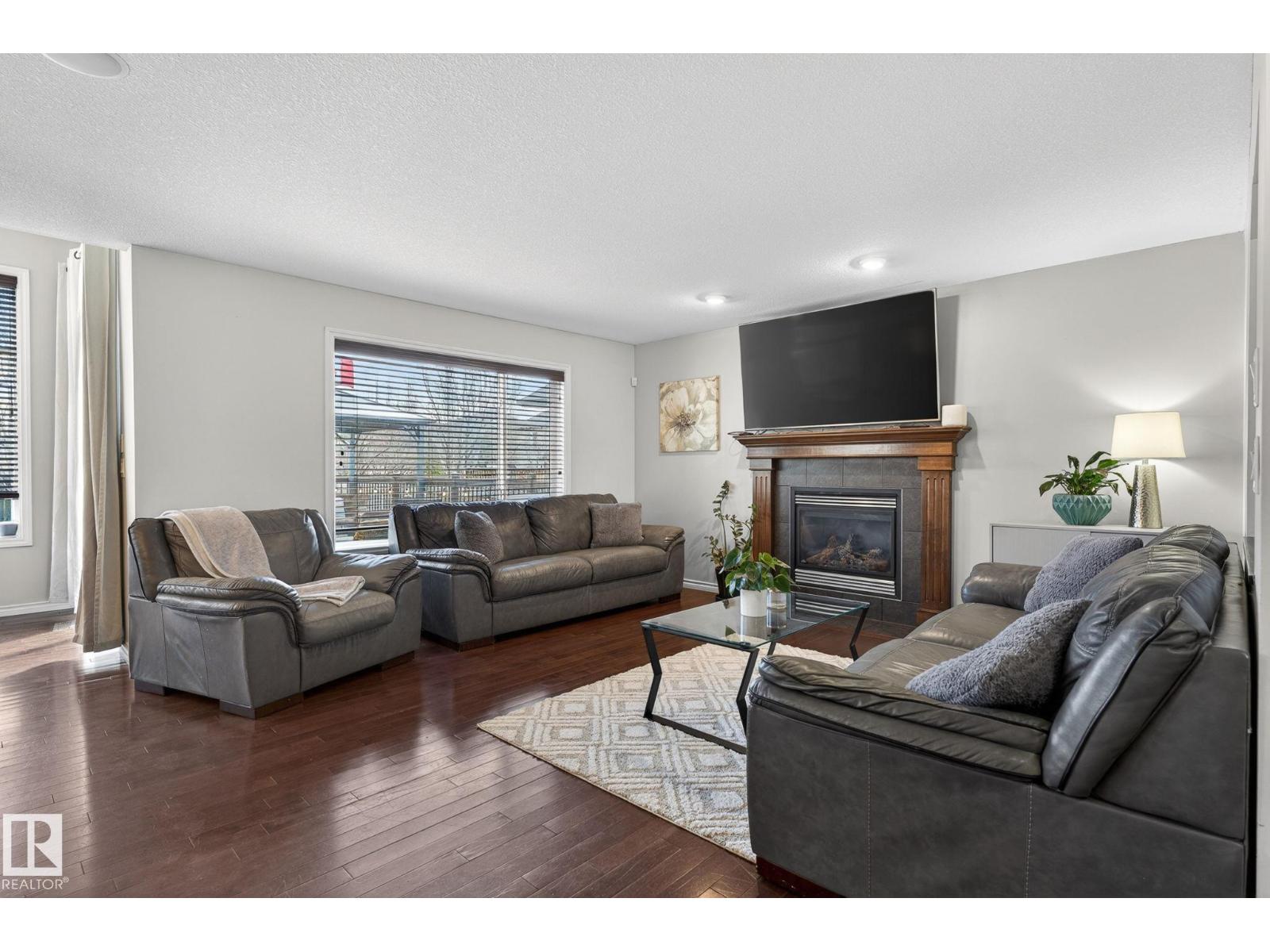 6 Henderson LD, Spruce Grove