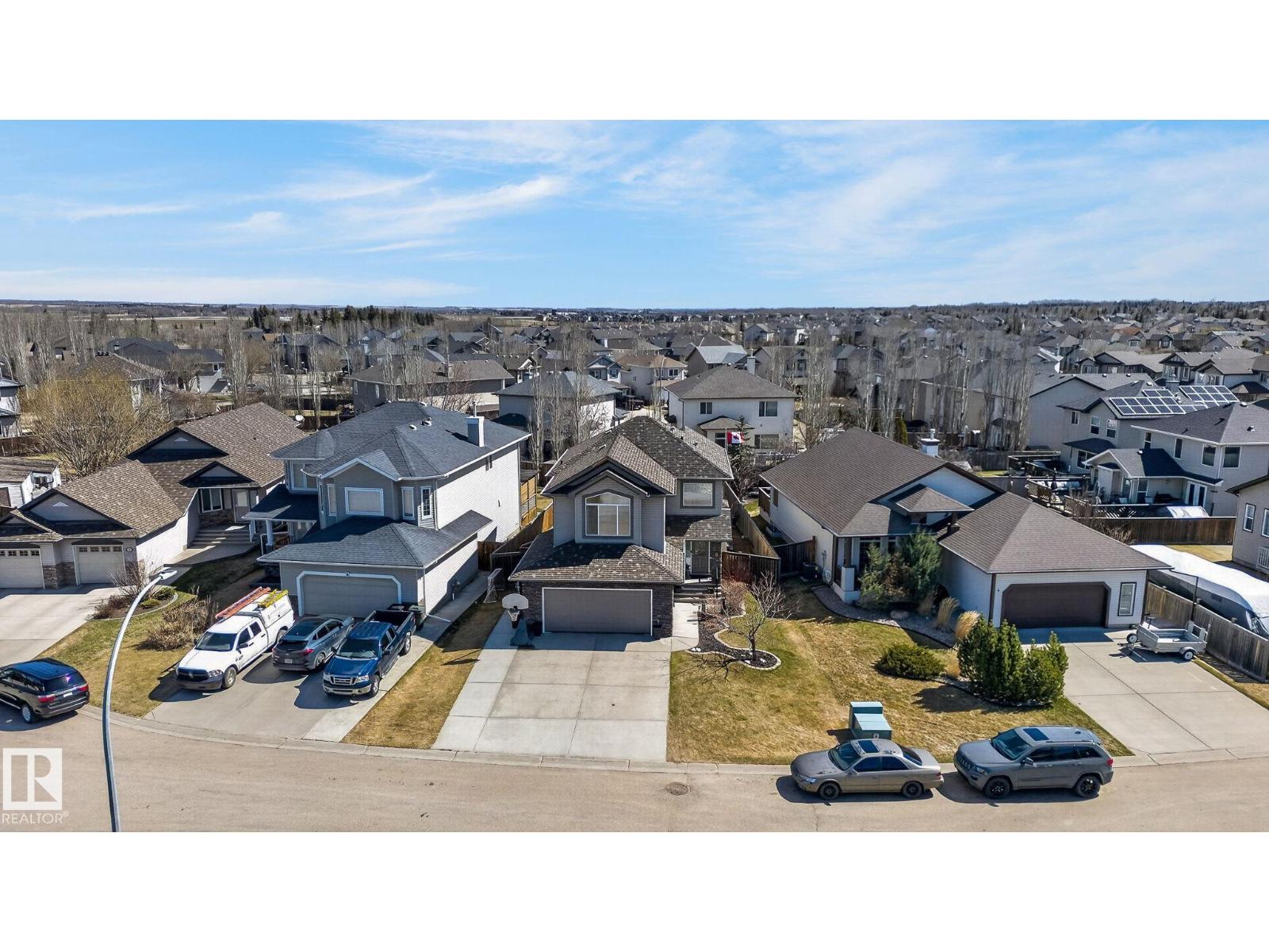 6 Henderson LD, Spruce Grove