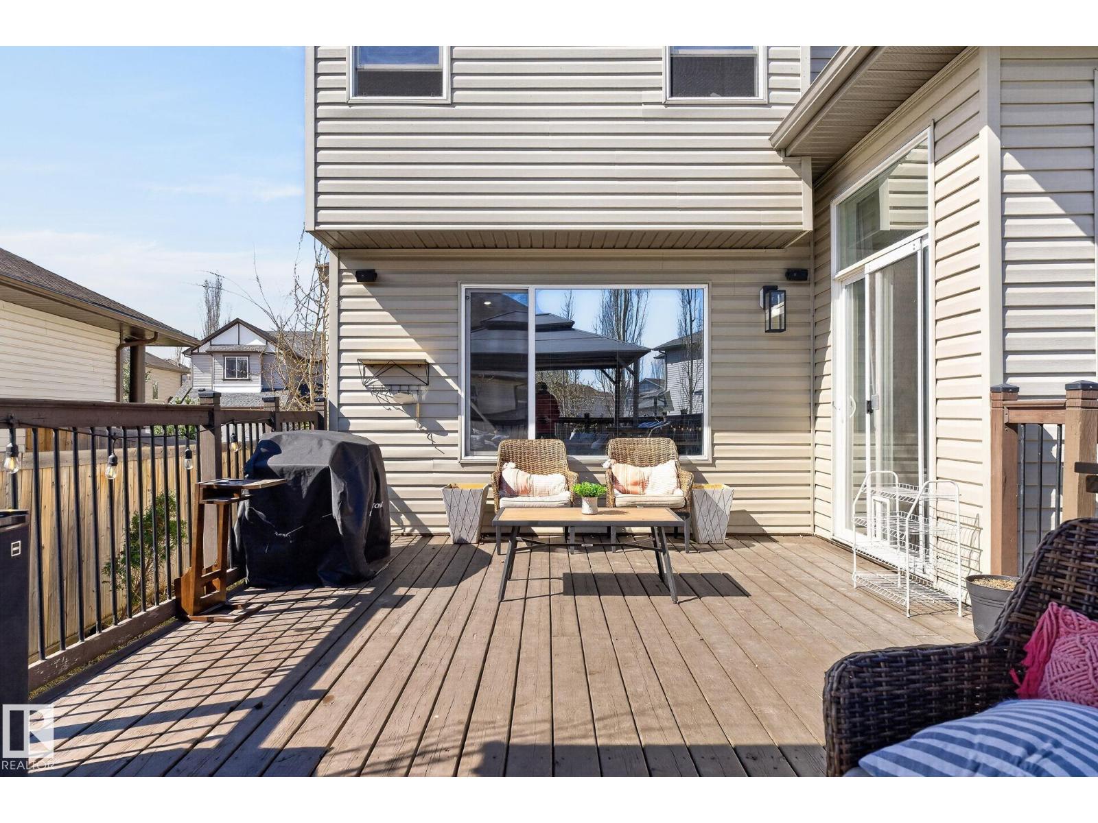 6 Henderson LD, Spruce Grove