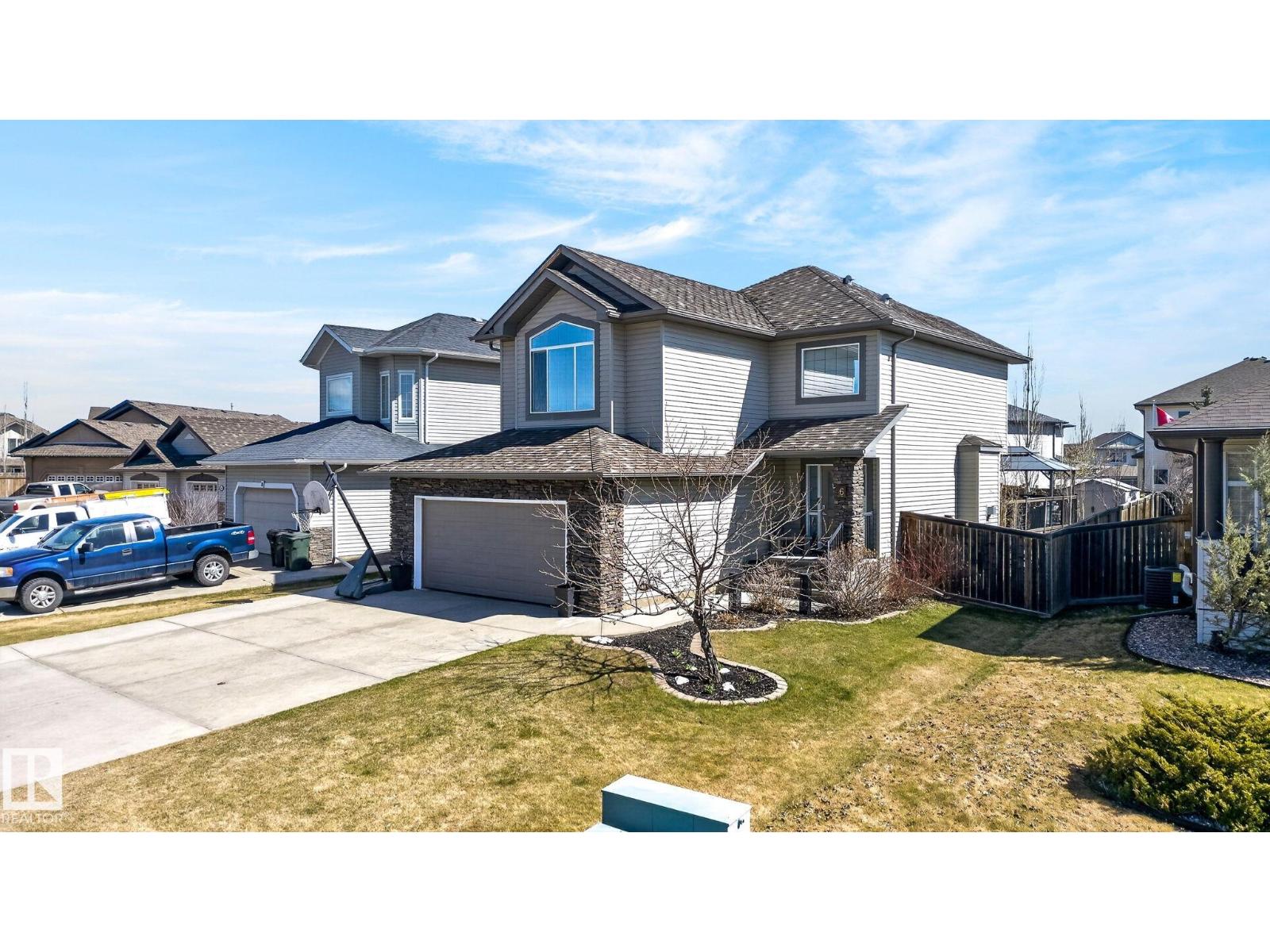 6 Henderson LD, Spruce Grove