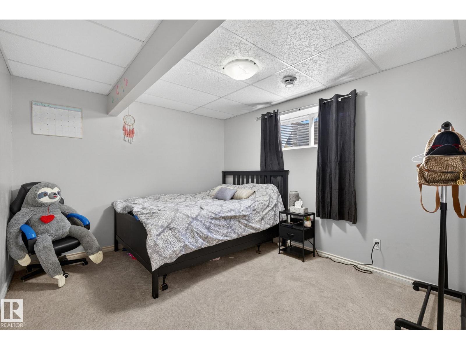 6 Henderson LD, Spruce Grove