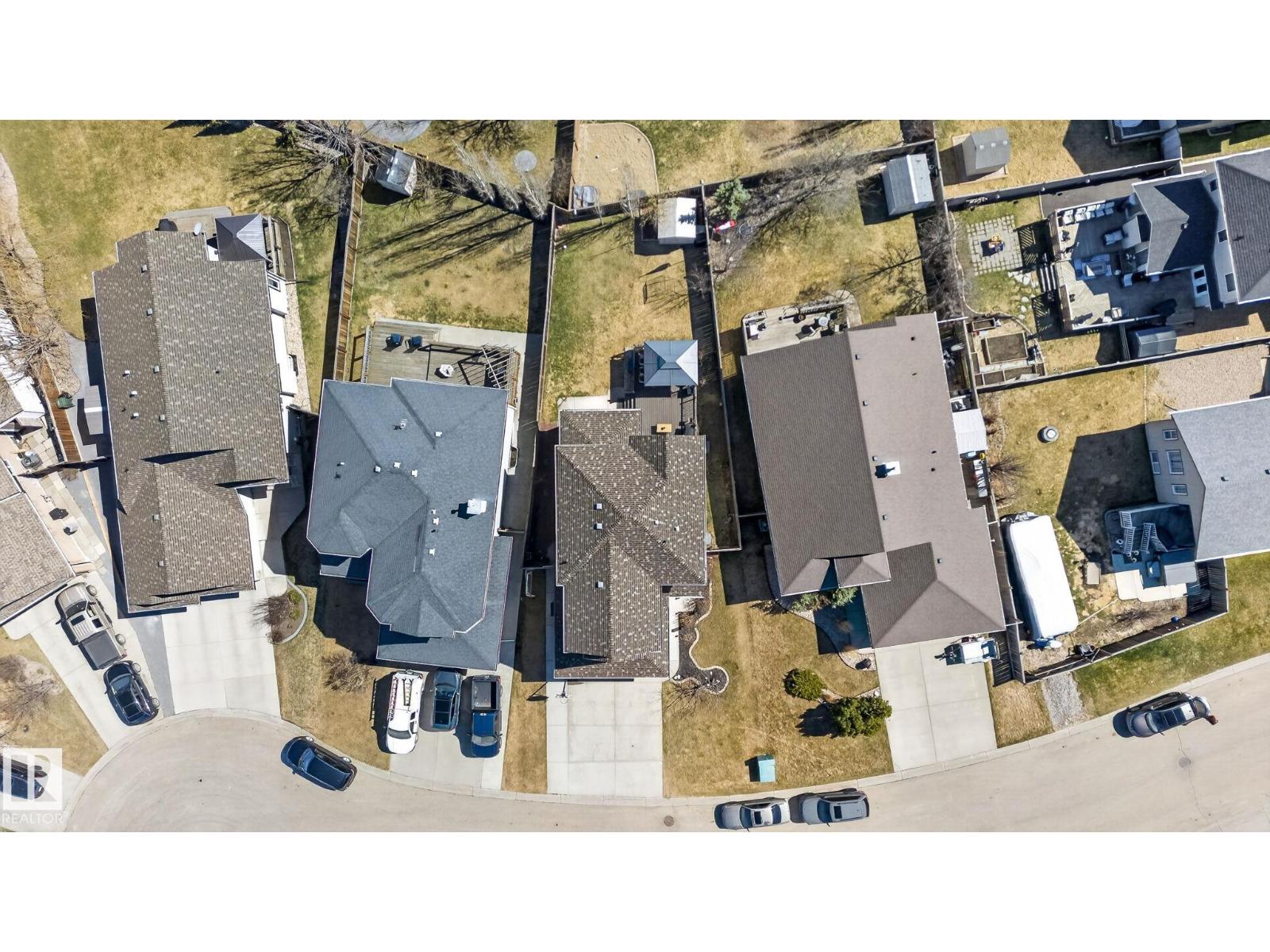 6 Henderson LD, Spruce Grove