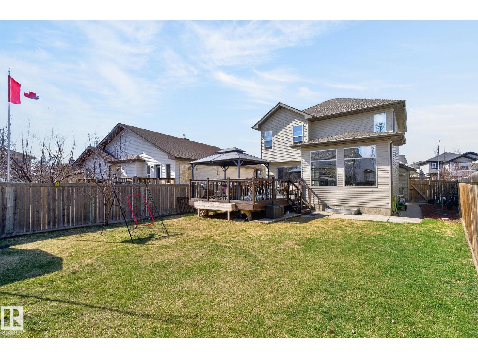 6 Henderson LD, Spruce Grove