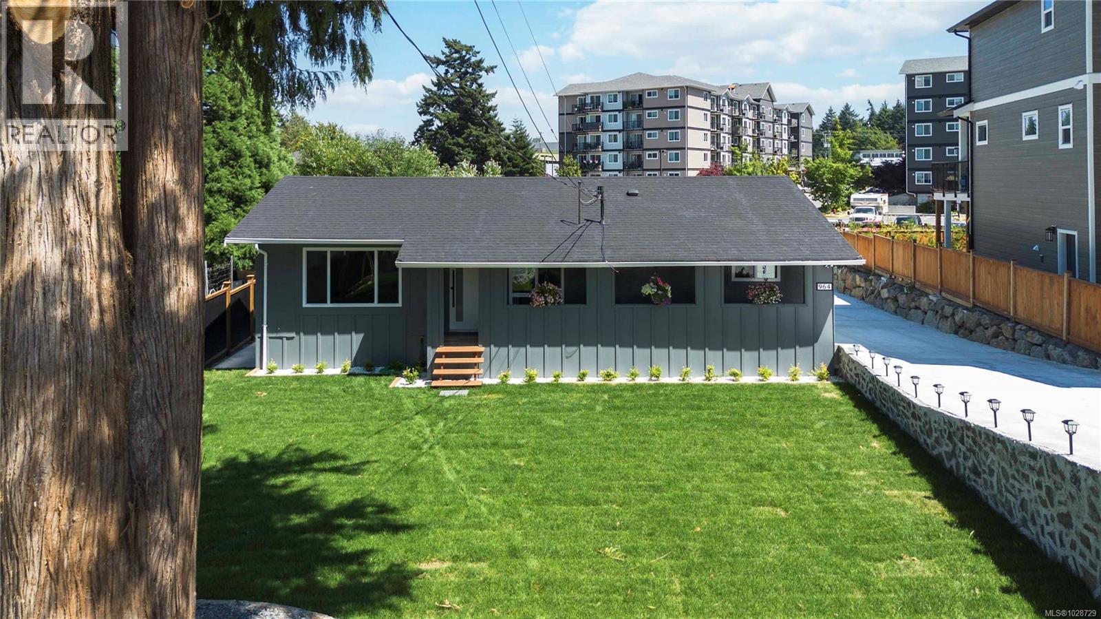  964 Loch Glen Place, Langford
