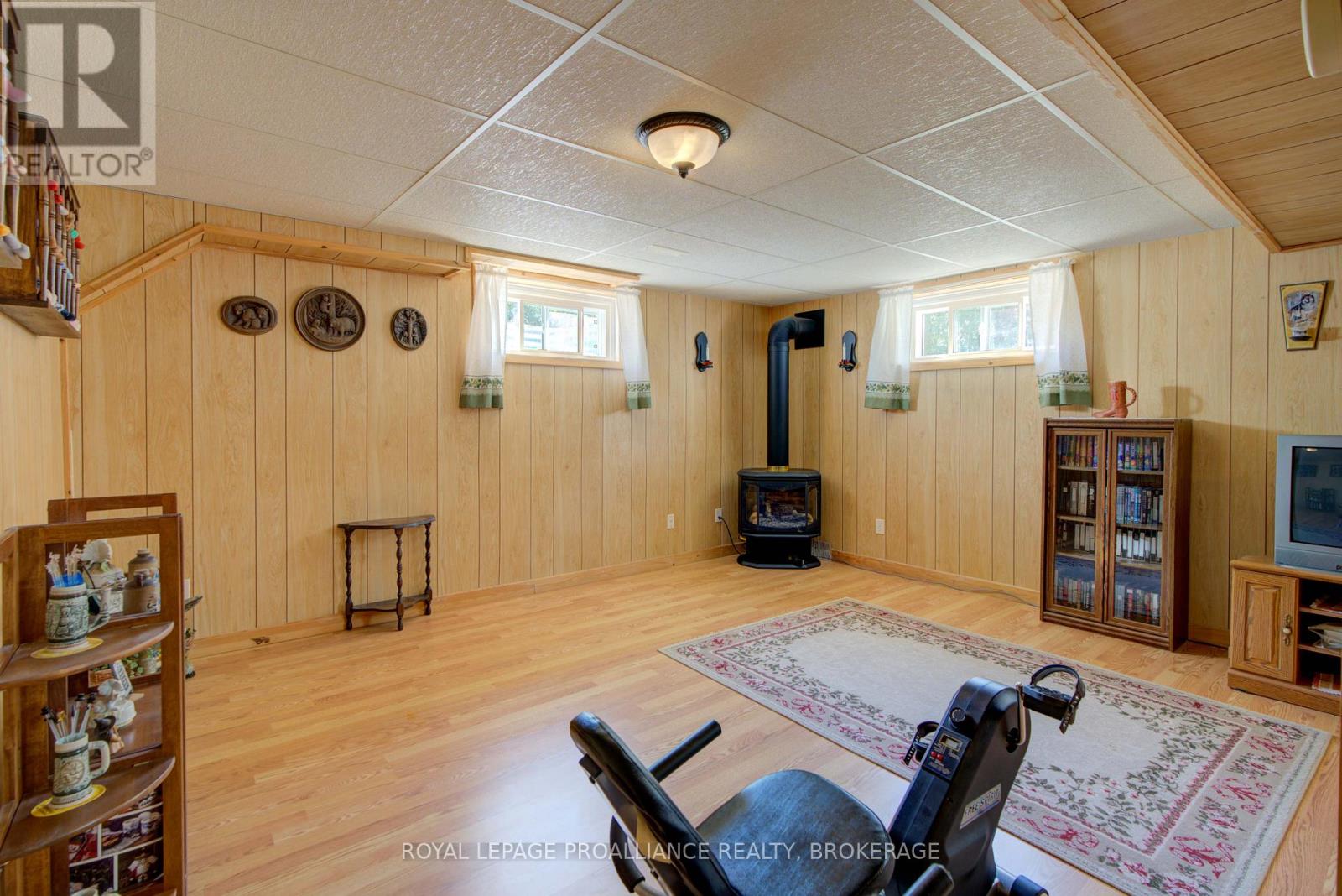 3561 PRINCESS STREET - 27