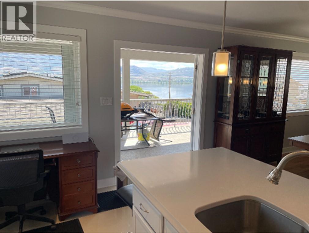 9106 Hummingbird Lane, Osoyoos