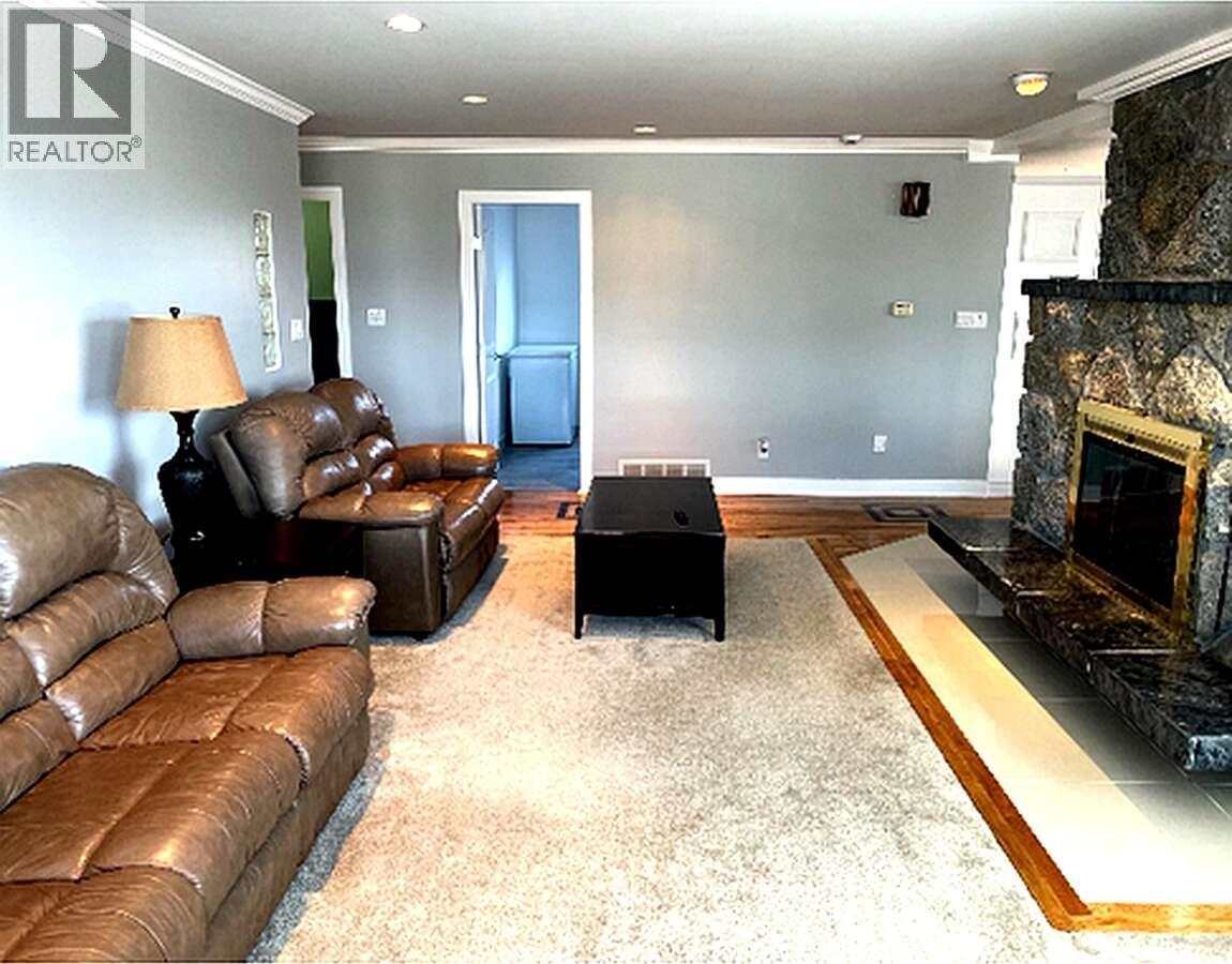 9106 Hummingbird Lane, Osoyoos