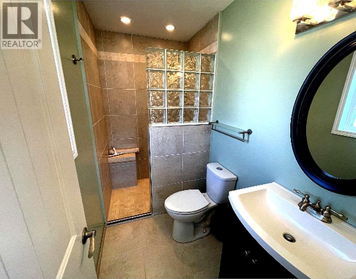 9106 Hummingbird Lane, Osoyoos