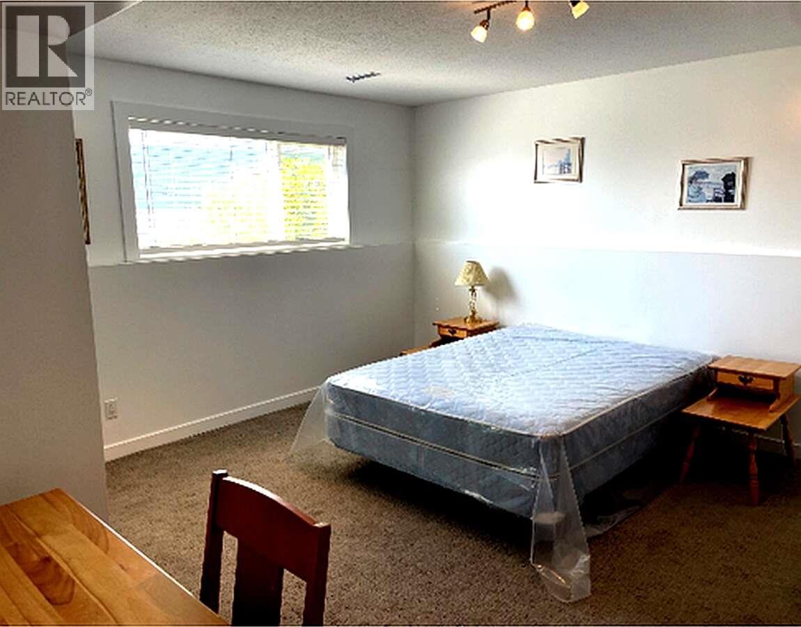 9106 Hummingbird Lane, Osoyoos